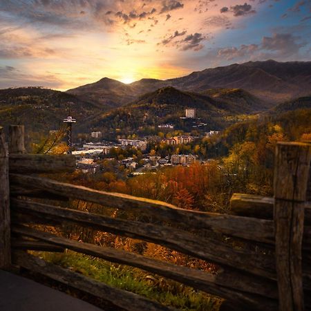 Suite Sensations, Hot Tub, Pool Table, 1089 Free Tickets Each Paid Day, Dollywood And More Pigeon Forge Exterior foto